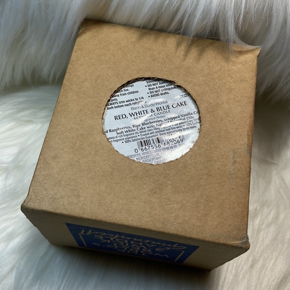 “RED WHITE & BLUE CAKE” BBW/WB, 3-Wick Scented Candle, 14.5 oz / 411g, NWT + Box - Picture 5 of 6